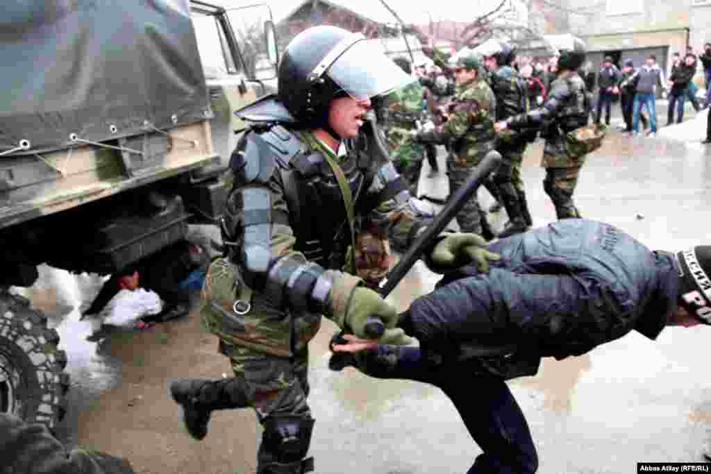 Azerbaijan -- Clashes in Guba, 01Mar2012