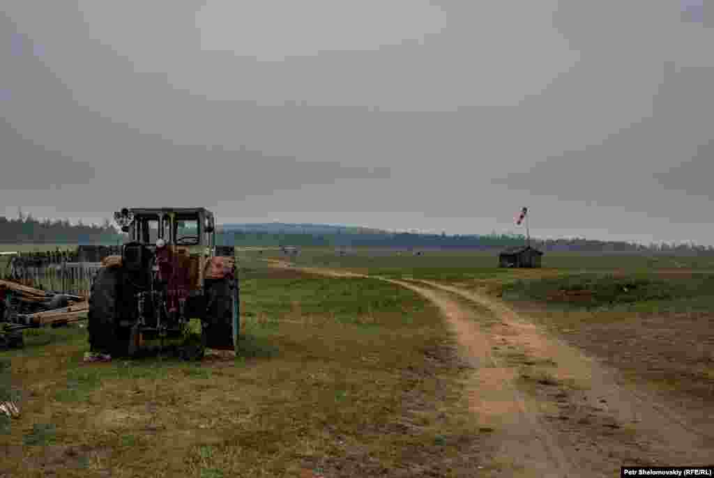 The dirt track leading out to the runway. Every winter Prokopyev brings in the airstrip markers and any other equipment that could be stolen.