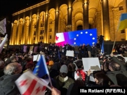 Protestul din 11 noiembrie din Tbilisi, Georgia. Participanții cer reorganizarea alegerilor din 26 octombrie.