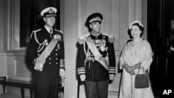 Regina Elisabeta a II-a și relațiile diplomatice cu marii șefi de stat ai lumii