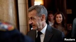 Nicolas Sarkozy a párizsi ítélethirdetést követően, 2023. május 17-én