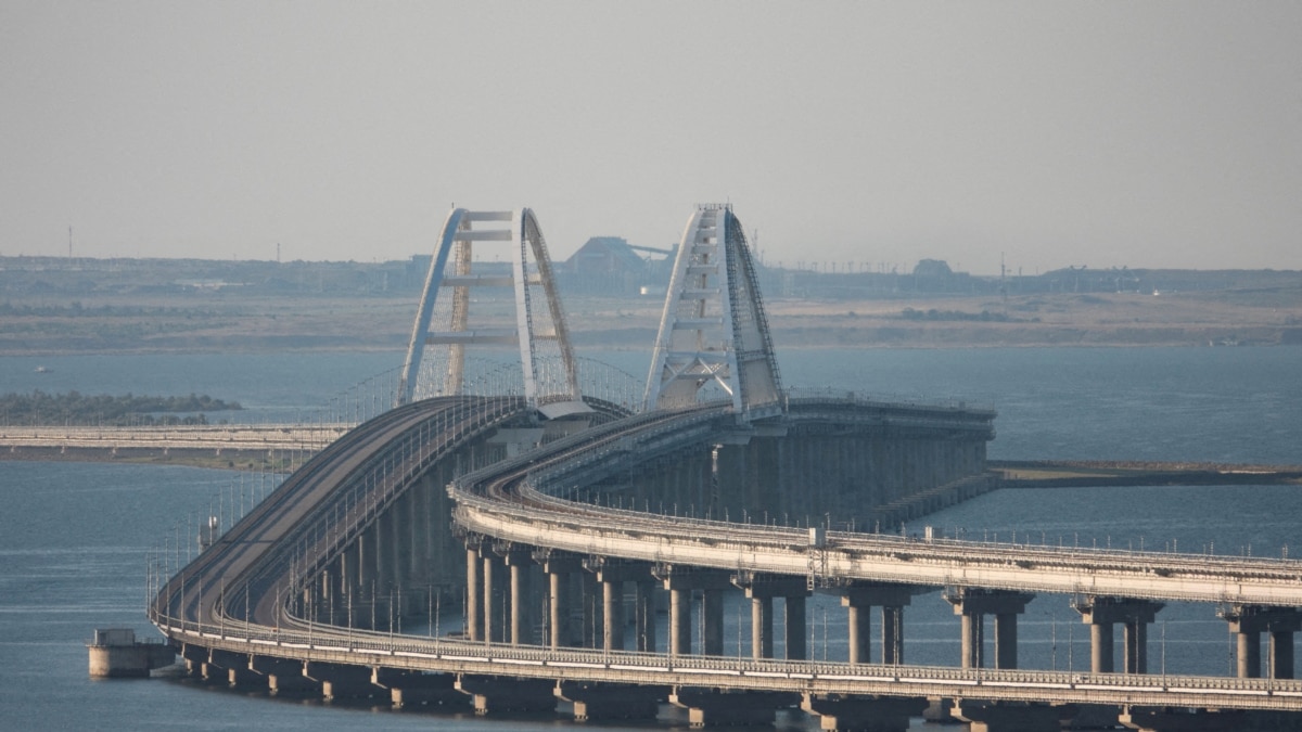 На Крымском мосту произошёл взрыв. Есть жертвы. Движение остановлено