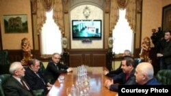 Armenia - Prosperous Armenia leader Gagik Tsarukian meets Armenian National Congress leader Levon Ter-Petrosian, 13 Feb2015