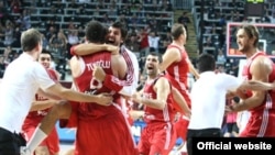 Turkish players celebrating the win over Serbia