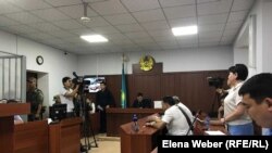 Заседание по делу об убийстве инспектора Ерлана Нургалиева. Караганда, 27 августа 2019 года.