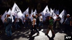 Атина, деновиве