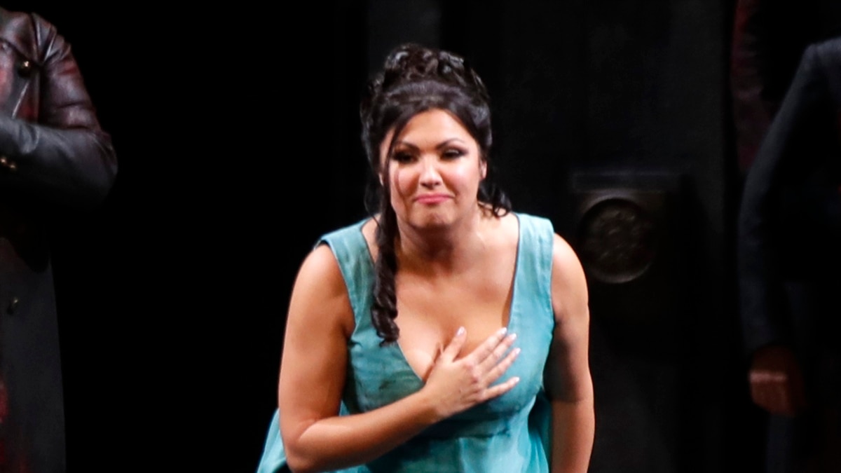 A concert by the Russian opera singer Netrebko was canceled in Prague