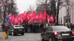 Українці під парламентом мітингують за євроінтеграцію