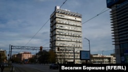  Административната постройка на НДК 