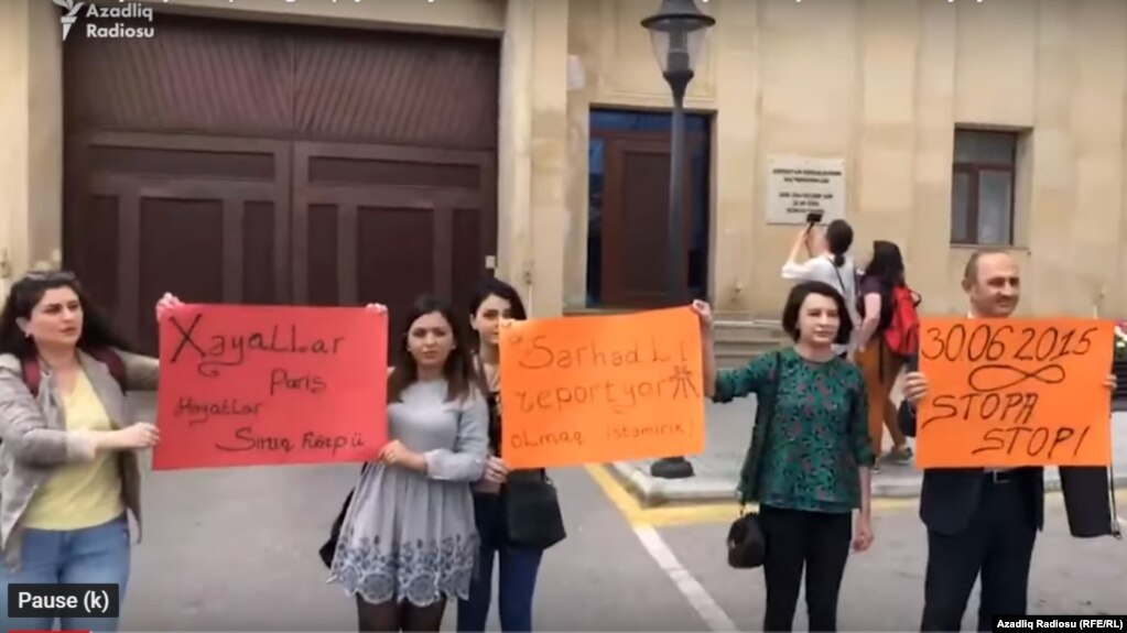 Azərbaycan jurnalistlərinin etiraz piketi