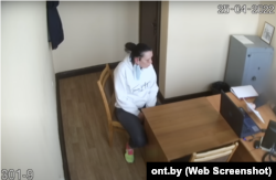 Грамадзянка Латвіі Ала Сакаленка на допыце