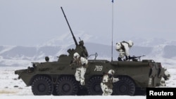 Қазақстан қарулы күштері сарбаздары жаттығу кезінде (көрнекі сурет)