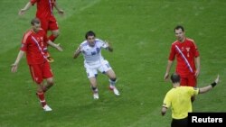 Фрагмент матча Греция - Россия на Евро-2012