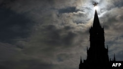 The Kremlin against the backdrop of a stormy sky.