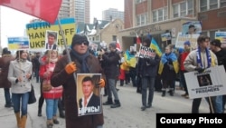 Архивное фото: марш памяти Бориса Немцова в Торонто, Канада, 2015 год 
