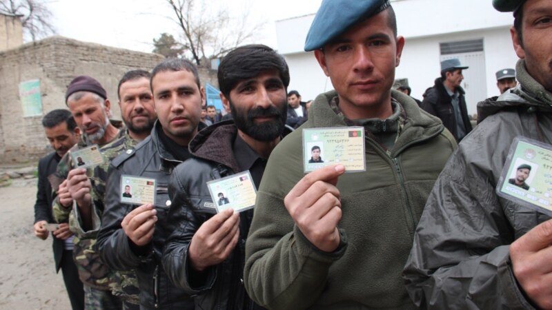 چارواکي: ښکاري چې افغانستان کې له سولې او اوربند څخه تمرکز انتخاباتو ته اوښتی