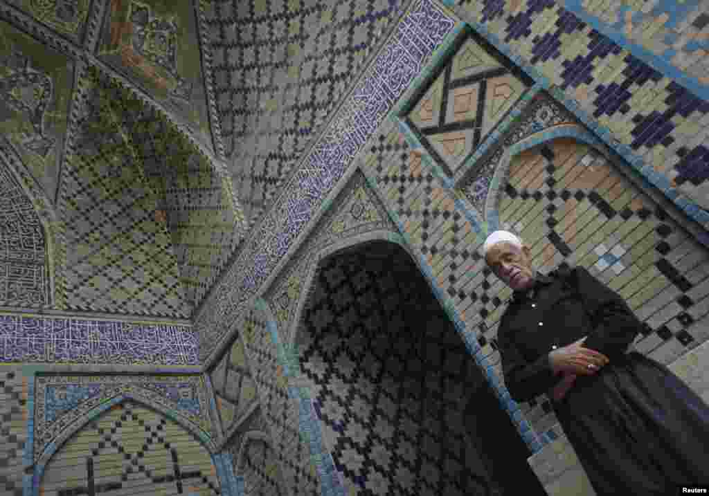 Иран. Мечеть в провинции Курдистан. 