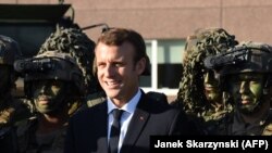 საფრანგეთის პრეზიდენტი ჯარისკაცებთან შეხვედრაზე 