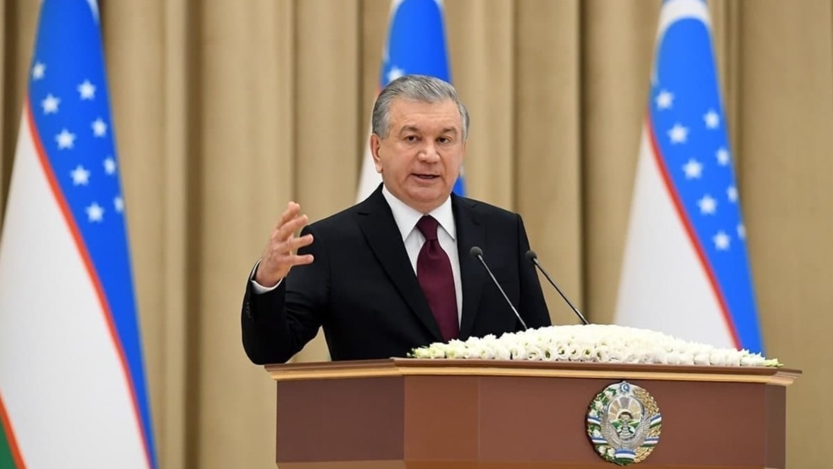 президент узбекистана фото