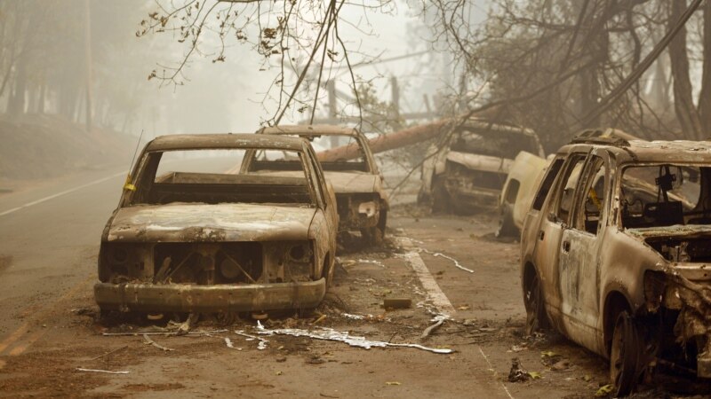 Të paktën 25 të vdekur nga zjarret në Kaliforni