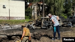 Наслідки однієї з попередніх російських атак на Суми, фото ілюстративне