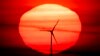 BP predviđa povećanje upotrebe obnovljivih izvora energije. Vetroturbina u Frankfurtu u Nemačkoj, 14. jul 2021.