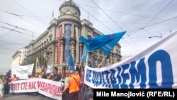 Protest prosvetnih radnika ispred Vlade Srbije sa zahtevom da se povećaju zarade, Beograd, 2. oktobra 2024.