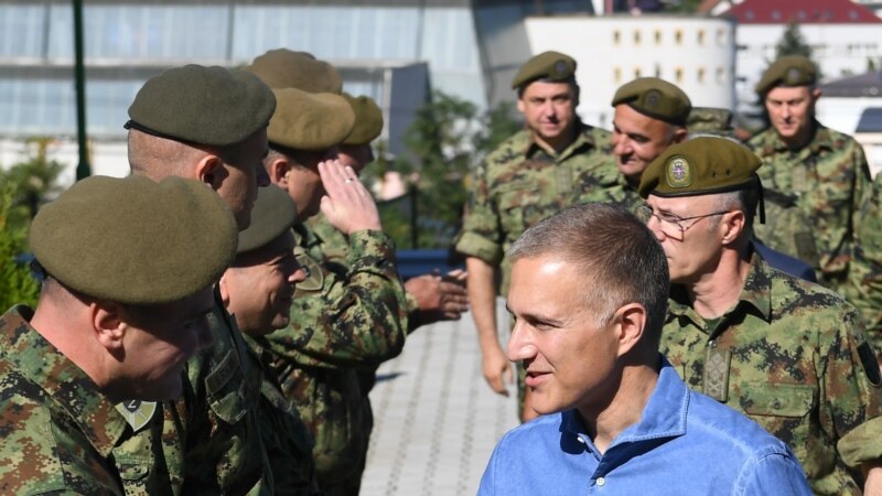 Ministar odbrane Srbije za obavezan vojni rok

