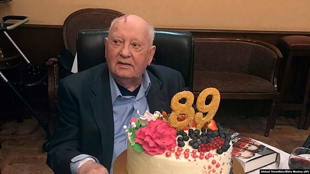  СССРнинг сўнгги раҳбари Михаил Горбачев ҳозир 90 ёшда.