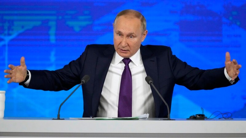 Putin ýyllyk metbugat ýygnagyny geçirýär