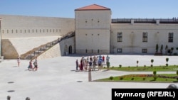 Экскурсии по Константиновской батарее в Севастополе, архивное иллюстративное фото 