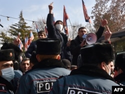 Учасників протесту проти уряду стримувала поліція