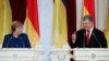 Cancelarul german Angela Merkel la o conferință de presă cu președintele Petro Poroșenko după întrevederea lor la Kiev, 1 noiembrie 2018