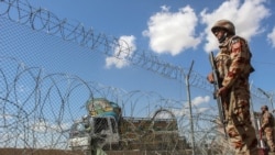 کابل کې داختر په لومړۍ ورځ هم د پاکستان د وروستي برید په نتیجه کې دغم په ټغر ناستو کورنیو د خپلو عزیزانو پلټنه کوله.