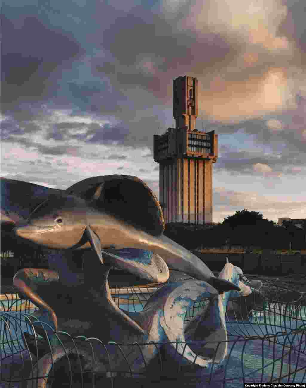 The Soviet Embassy in Havana, Cuba, designed by Aleksandr Rochegov and built in 1985