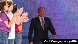 Владимир Путин дар Форуми умумирусиягии ихтиёриён