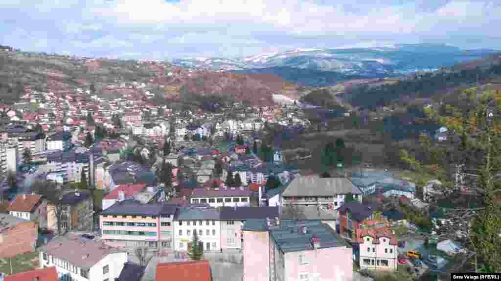 Jajce je naseljeno mjesto i sjedište istoimene opštine u Srednjobosanskom kantonu. Nalazi se u središnjem dijelu Bosne i Hercegovine, na južnom dijelu područja Bosanske Krajine. Broji svega oko 30000 stanovnika.