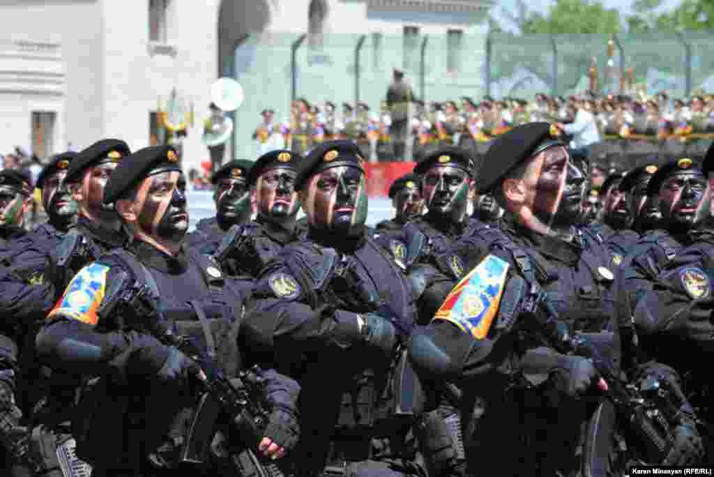 Nagorno-Karabakh -- Karabakh Armenian army holds a military parade, Stepanakert, 09May2012