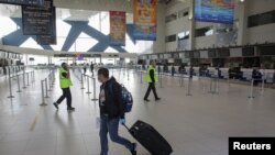 Aeroportul Otopeni în timpul carantinei naționale, din primăvară. București 2020