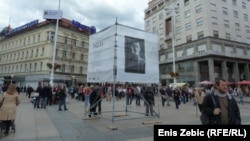 Fotografije pisaca ubijenih na Dotrščini - izložba na zagrebačkom Trgu bana Jelačića