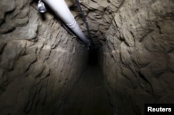 Подземный тоннель, по которому Хоакин Гусман бежал из тюрьмы 11 июля 2015 года