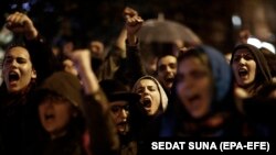 Protesti protiv referenduma za povećanje ovlasti predsjednika u Turskoj