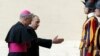 В Ватикане Владимира Путин встретил личный секретарь понтифика кардинал Георг Генсвайн 