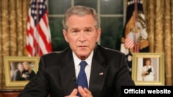 جرج بوش در این سخنرانی از رهبران عرب خواست که از مذاکرات بين رهبران اسرائيل و فلسطين پشتيبانی کنند.