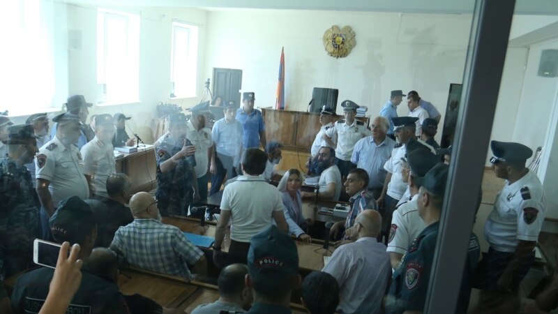 ՄԻՊ-ն ուսումնասիրում է «ոստիկանների կողմից ֆիզիկական ուժ կիրառելու, քաղաքացիներին բերման ենթարկելու» տեղեկությունները ՄԻՊ-ն ուսումնասիրում է «ոստիկանների կողմից ֆիզիկական ուժ կիրառելու, քաղաքացիներին բերման ենթարկելու» տեղեկությունները