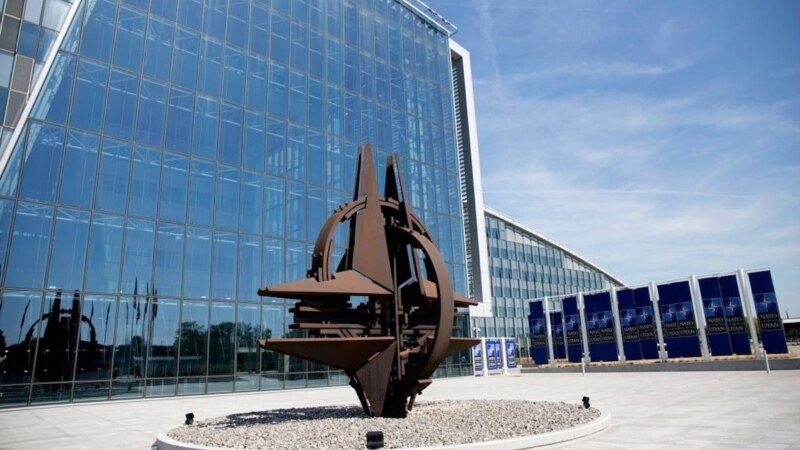 Политика открытых дверей НАТО тверда, но это не точно