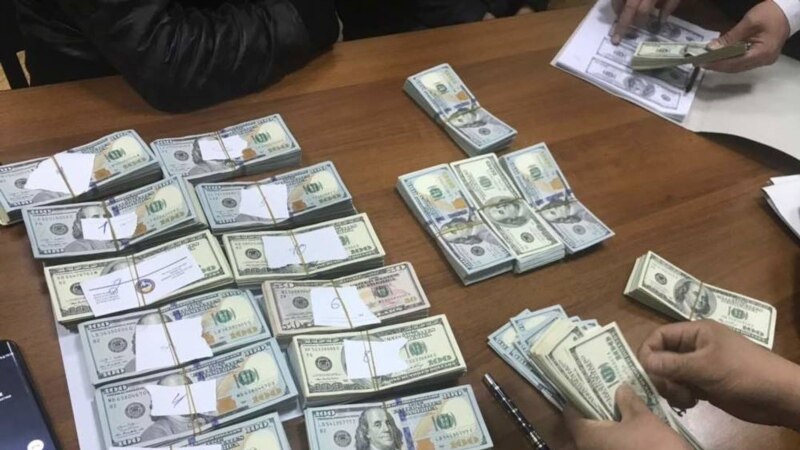 Ташкентте район акими 400 миң доллар пара алып жатып кармалды