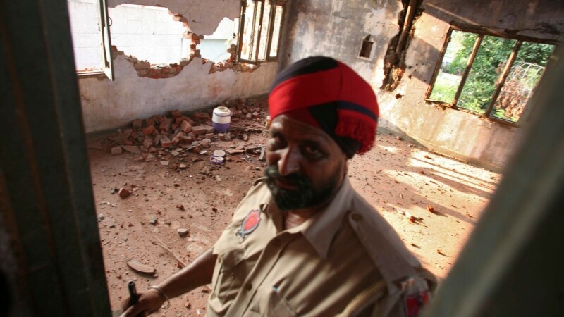 Ексползија на бомба во центар за молитва во Индија