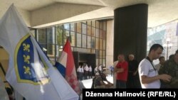 Demobilisani borci pred Parlamentom Federacije BiH, Sarajevo, 6. avgust 2018