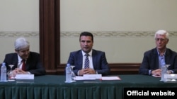 Pamje nga takimi i liderëve të partive që mbështesin referendumin në Maqedoni. 